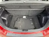 Foto 30 van Toyota Yaris 1.0 VVT-i Now | All-wheather banden | Dealer onderhouden