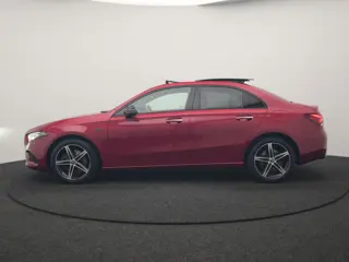 Foto 12 van Mercedes-Benz A-Klasse 250 e Premium PHEV 218pk Dealer O.H | Trekhaak Af Fabriek | Panodak | Adaptiv