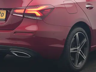 Foto 18 van Mercedes-Benz A-Klasse 250 e Premium PHEV 218pk Dealer O.H | Trekhaak Af Fabriek | Panodak | Adaptiv