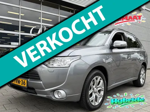 Mitsubishi Outlander 2.0 PHEV Hybride Instyle -Automaat I Navigatie I Schuifdak I Airco I Xenon I PD
