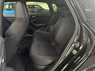 Foto 17 van Audi A3 Sportback 30 TFSI S edition Stoelverw. / Trekhaak / S-Line