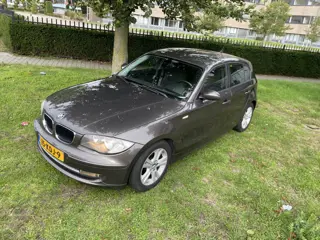 Foto 15 van BMW 1-serie 116i Business Line Top staat nl auto alle boekjes aanwezig zie foto’s