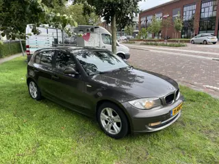 Foto 19 van BMW 1-serie 116i Business Line Top staat nl auto alle boekjes aanwezig zie foto’s