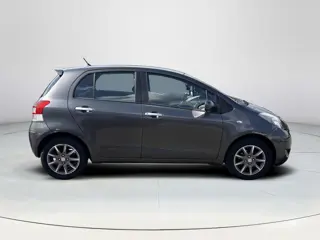 Foto 17 van Toyota Yaris 1.3 VVTi Aspiration | Climate control | Trekhaak |