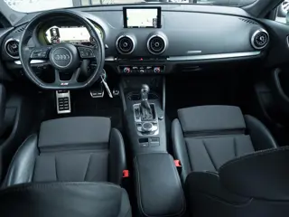 Foto 13 van Audi A3 Sportback 40 TFSI Sport S Line Edition | Trekhaak | Virtual Cockpit | Stoelverwarming | Crui