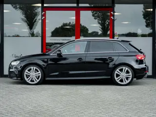 Foto 17 van Audi A3 Sportback 40 TFSI Sport S Line Edition | Trekhaak | Virtual Cockpit | Stoelverwarming | Crui