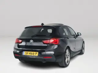 Foto 11 van BMW 1-serie 118i Corporate Lease High Executive | Panoramadak | Park assist | Harman Kardon | Stoelv