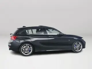 Foto 18 van BMW 1-serie 118i Corporate Lease High Executive | Panoramadak | Park assist | Harman Kardon | Stoelv
