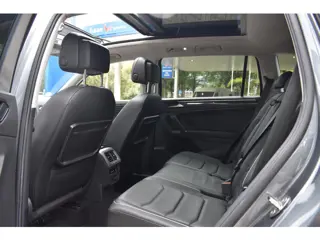 Foto 13 van Volkswagen Tiguan Allspace 2.0 TSI 4Motion Highline Trekhaak | Schuifdak | 100% Onderhouden | Leder