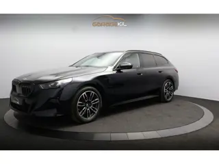 BMW 5-serie Touring 530e M Sport Edition Dealer onderh. / 1ste eigenaar / M-Sport/ Merino leder / Pa
