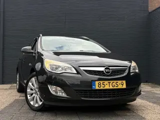 Foto 15 van Opel Astra Sports Tourer 1.4 Turbo Cosmo | 1ste Eigenaar