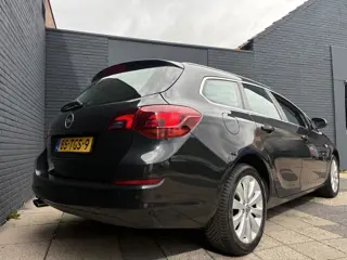 Foto 17 van Opel Astra Sports Tourer 1.4 Turbo Cosmo | 1ste Eigenaar