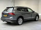 Foto 23 van Volkswagen Tiguan Allspace 1.5 TSI Highline | PANO | TREKHAAK | LEDER | 360º CAMERA |