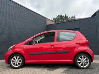 Foto 13 van Toyota Aygo 1.0-12V | 5-Deurs | Airco
