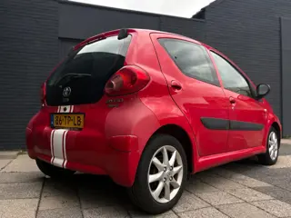 Foto 17 van Toyota Aygo 1.0-12V | 5-Deurs | Airco