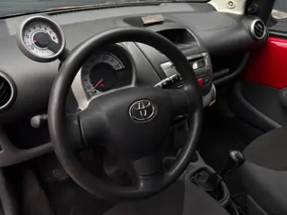 Foto 18 van Toyota Aygo 1.0-12V | 5-Deurs | Airco