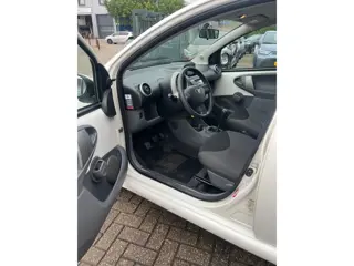 Foto 18 van Toyota Aygo 1.0-12V Comfort Navigator