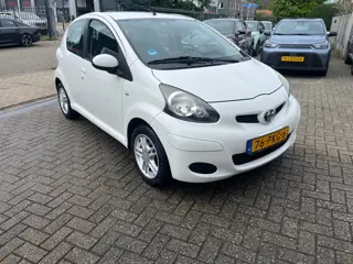 Foto 15 van Toyota Aygo 1.0-12V Comfort Navigator