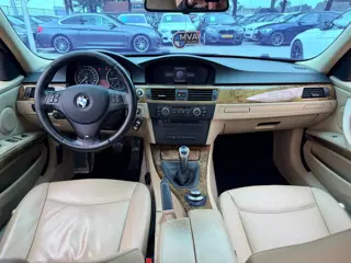 Foto 13 van BMW 3-serie 320i High Executive |INRUIL KOOPJE!!|Leder|Climate control|Navigatie|Cruise control..