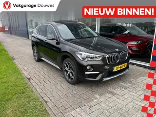 BMW X1 sDrive20i Centennial High Executive PANO|TREKHAAK|LEDER