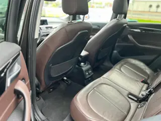 Foto 12 van BMW X1 sDrive20i Centennial High Executive PANO|TREKHAAK|LEDER