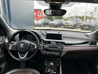 Foto 10 van BMW X1 sDrive20i Centennial High Executive PANO|TREKHAAK|LEDER