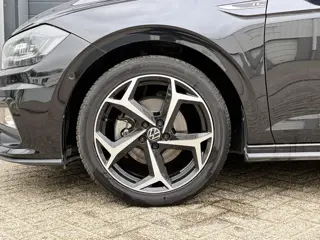 Foto 15 van Volkswagen Polo 1.5 TSI Highline Business 3x R-Line | Pano | CarPlay | Keyless | Camera | LED | Park