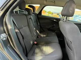 Foto 14 van Ford Focus Wagon 1.0 Titanium Edition | Cruise + Clima nu € 3.975,-!!!