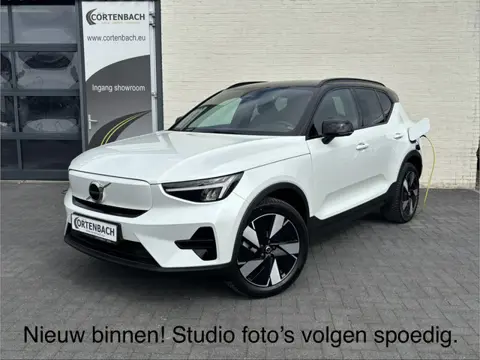 Volvo XC40 Single Motor Extended Range Plus 82 kWh | Zwenkbare trekhaak | Adaptieve cruise | Blis | 