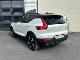 Foto 15 van Volvo XC40 Single Motor Extended Range Plus 82 kWh | Zwenkbare trekhaak | Adaptieve cruise | Blis |
