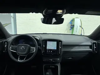 Foto 11 van Volvo XC40 Single Motor Extended Range Plus 82 kWh | Zwenkbare trekhaak | Adaptieve cruise | Blis |