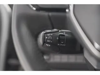 Foto 20 van Peugeot 2008 1.2 Hybrid 145 Allure | Apple Carplay | Climate Control | Parkeersensoren Voor + Achter