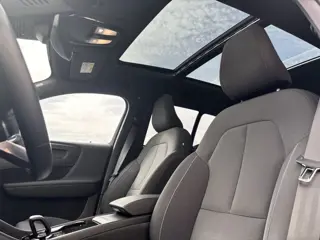 Foto 10 van Volvo XC40 Single Motor Extended Range Ultimate 82 kWh | Adaptieve cruise | Panoramadak | Harman Kar