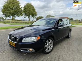 Volvo V70 2.4D Limited Edition NAP/LEER/CLIMA/APK/NAVI