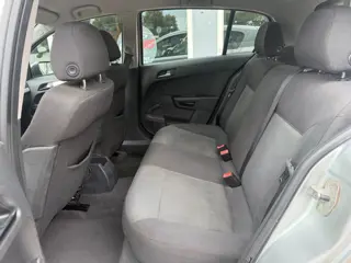 Foto 14 van Opel Astra 1.6 Temptation NIEUWE APK ! AIRCO !