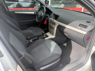 Foto 13 van Opel Astra 1.6 Temptation NIEUWE APK ! AIRCO !
