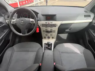 Foto 12 van Opel Astra 1.6 Temptation NIEUWE APK ! AIRCO !