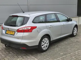 Foto 12 van Ford Focus Wagon 1.0 EcoBoost Trend Trekhaak