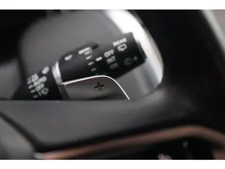Foto 12 van Land Rover Discovery Sport P300e 1.5 R-Dynamic S Black Edition / PANO / ACC / KEYLESS / CAMERA / STO