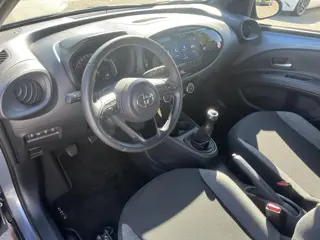Foto 13 van Toyota Aygo X 1.0 VVT-i MT Play | Airco | Apple CarPlay / Android Auto |