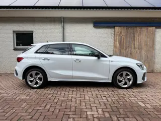 Foto 11 van Audi A3 Sportback 40 TFSI e 2x S Line | Carplay | Virtual Cockpit | Trekhaak | Stoelvw