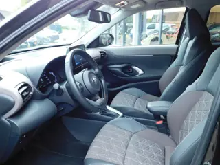 Foto 12 van Toyota Yaris Cross 1.5 Hybrid Executive | TREKHAAK | ALL-SEASON | JBL