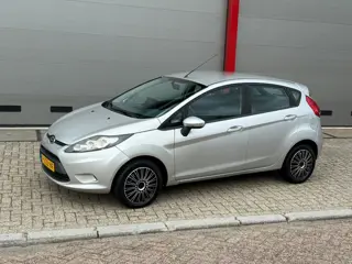 Foto 13 van Ford Fiesta 1.25 Titanium | airco | carplay