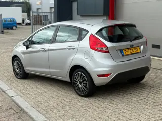 Foto 14 van Ford Fiesta 1.25 Titanium | airco | carplay