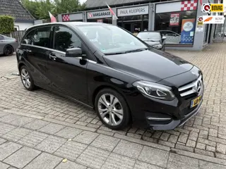 Mercedes-Benz B-klasse 180 Ambition * navi + pdc + lmv 17" + trekhaak *