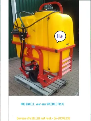 HHTC- Veldspuit 600 Ltr. gedragen met 8 Mtr. bomen ... e/o = showroommodel