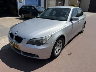 BMW 5 Serie 523i Executive Automaat Export Navi Airco koud Boekjes en NAP aanwezig. Auto is natuurli