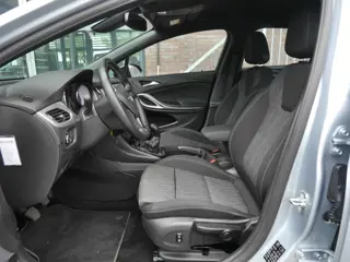 Foto 15 van Opel Astra Sports Tourer 1.2 Edition 2020 130pk | Stoel en stuurverwarming | Trekhaak | Lichtmetalen