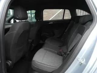 Foto 13 van Opel Astra Sports Tourer 1.2 Edition 2020 130pk | Stoel en stuurverwarming | Trekhaak | Lichtmetalen