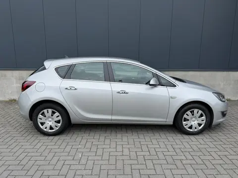 Opel Astra 1.4 turbo cosmo automaat 140 PK, ZEER compleet, Trekhaak